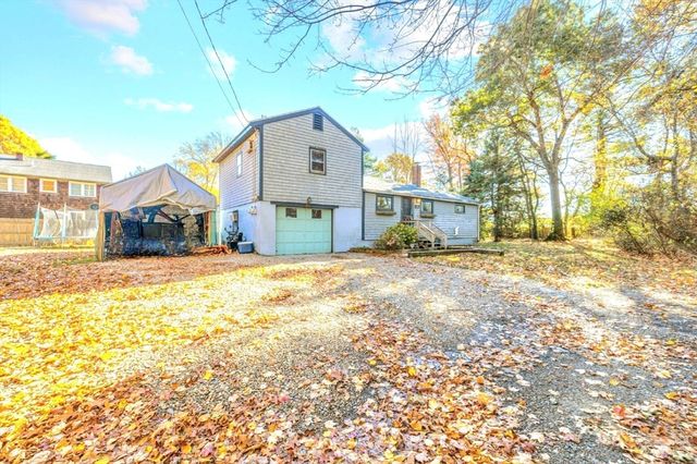 40 3rd Ave, Halifax, MA 02338