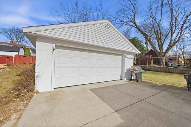 1216 15th AVENUE, Grafton, WI 53024