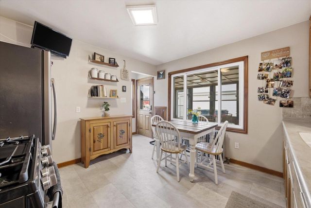 1216 15th AVENUE, Grafton, WI 53024