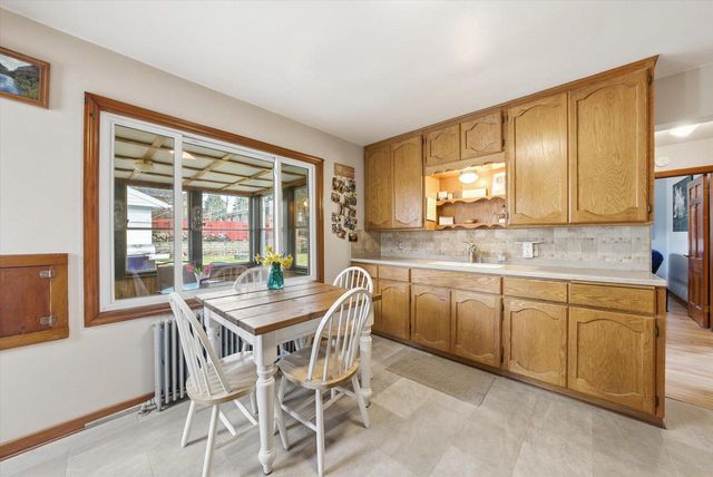 1216 15th AVENUE, Grafton, WI 53024