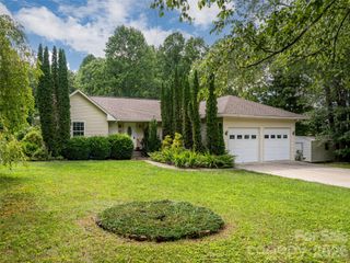 69 Mountain Ridge Lane, Fletcher, NC 28732