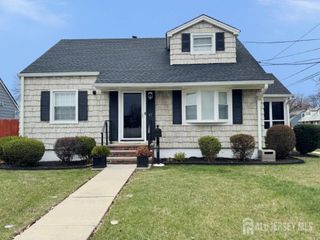 45 E oak Street, Carteret, NJ 07008