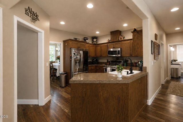 4110 Hemlock Drive, Medford, OR 97504