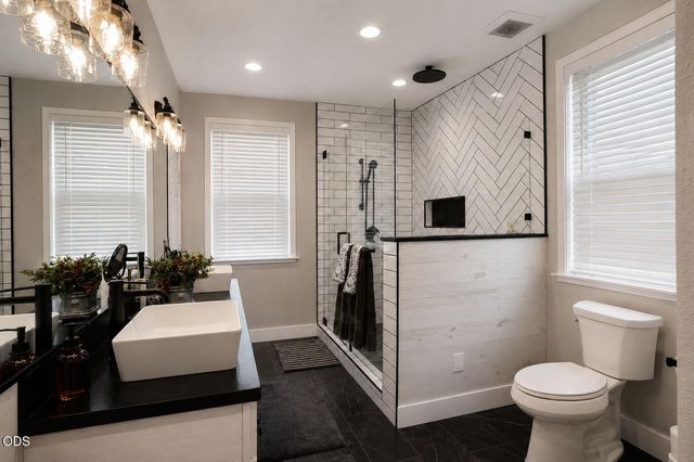 4110 Hemlock Drive, Medford, OR 97504