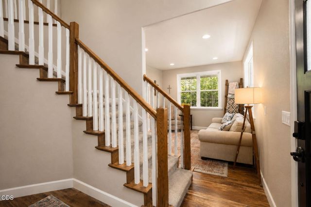 4110 Hemlock Drive, Medford, OR 97504
