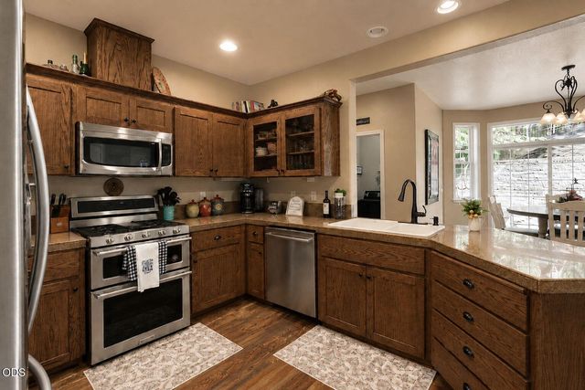 4110 Hemlock Drive, Medford, OR 97504