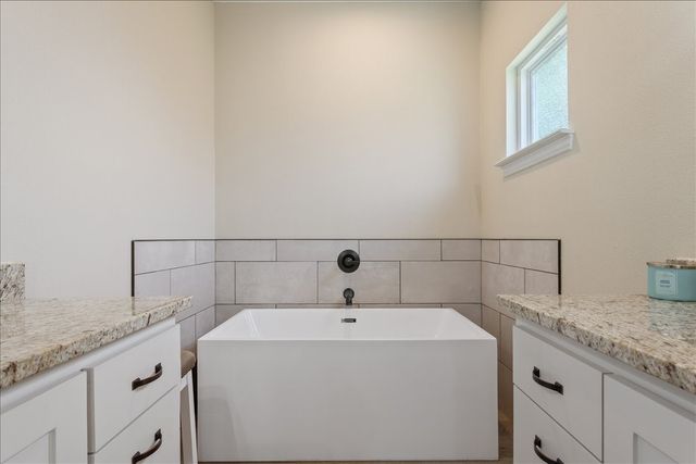 426 Alexander, Hillsboro, TX 76645