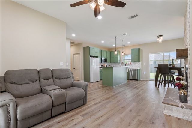 426 Alexander, Hillsboro, TX 76645