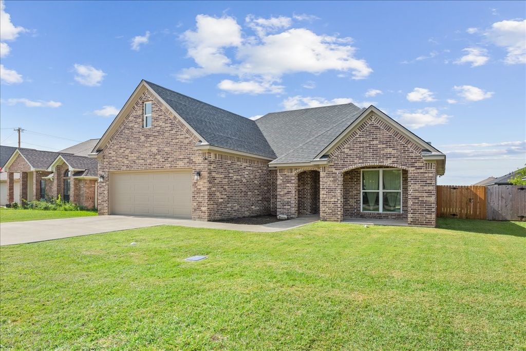 426 Alexander, Hillsboro, TX 76645