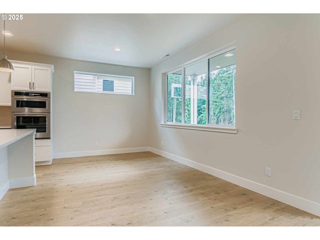 7827 Sw THORNBRIDGE Ter, Beaverton, OR 97007