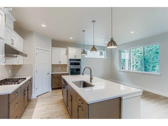 7827 Sw THORNBRIDGE Ter, Beaverton, OR 97007