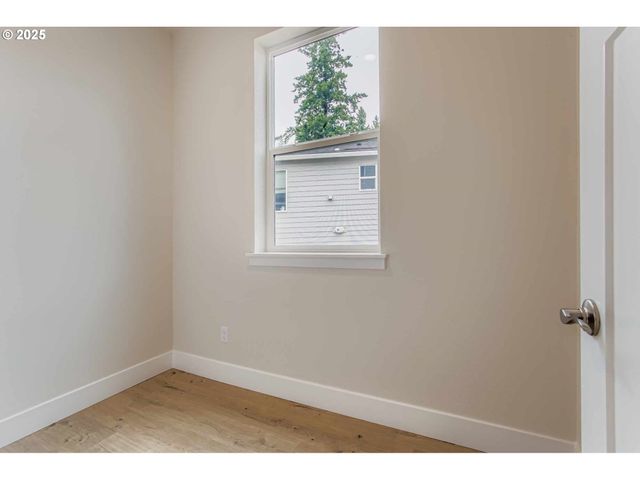 7827 Sw THORNBRIDGE Ter, Beaverton, OR 97007