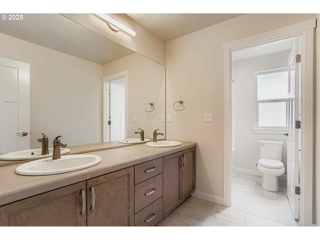 7827 Sw THORNBRIDGE Ter, Beaverton, OR 97007