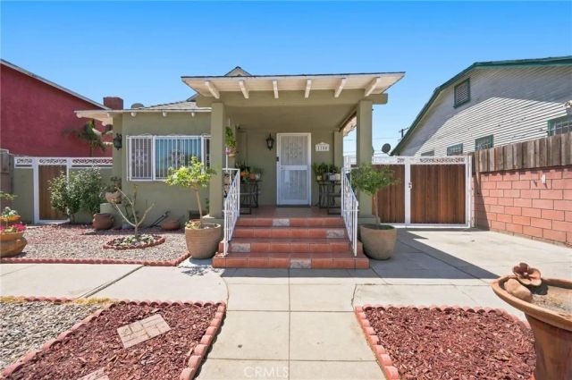 1100 W Gage Avenue, Los Angeles, CA 90044