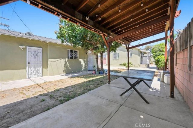1100 W Gage Avenue, Los Angeles, CA 90044