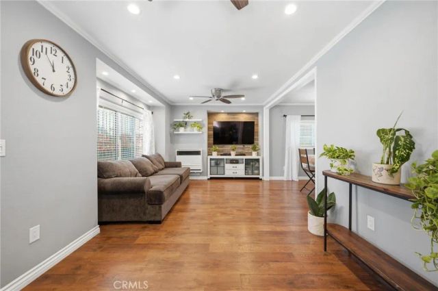 1100 W Gage Avenue, Los Angeles, CA 90044