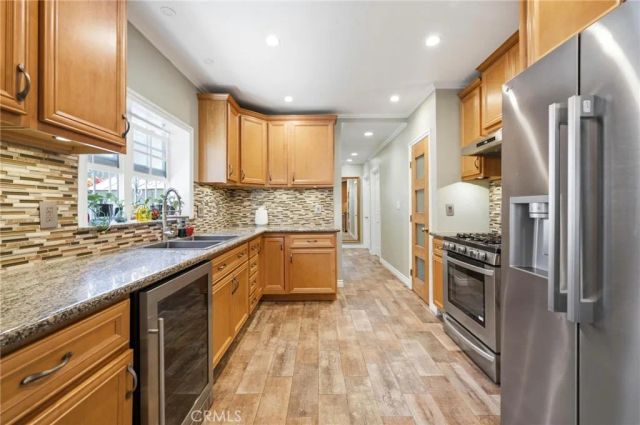 1100 W Gage Avenue, Los Angeles, CA 90044