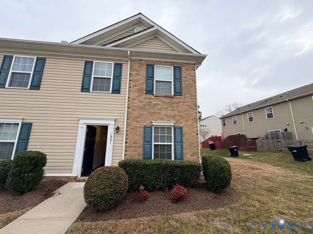 1501 stonewall Manor Dr, Henrico, VA 23228