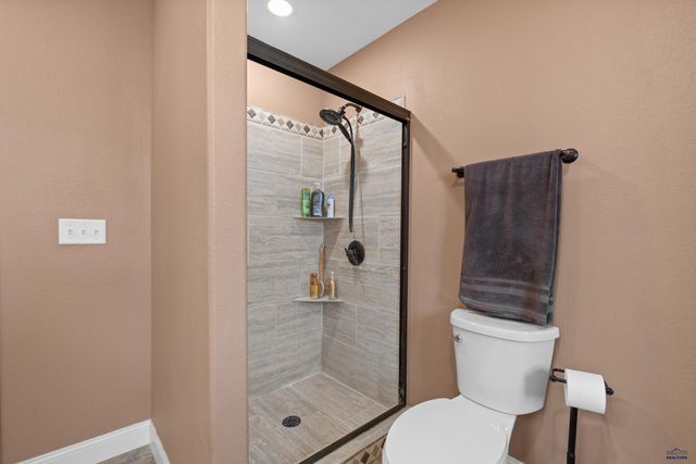 12589 RED DIRT RD, Hot Springs, SD 57747