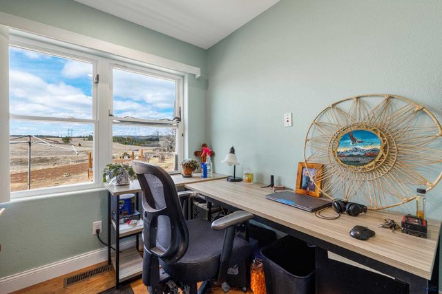 12589 RED DIRT RD, Hot Springs, SD 57747