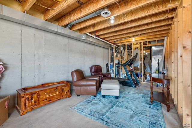 12589 RED DIRT RD, Hot Springs, SD 57747