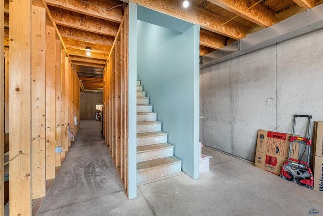 12589 RED DIRT RD, Hot Springs, SD 57747