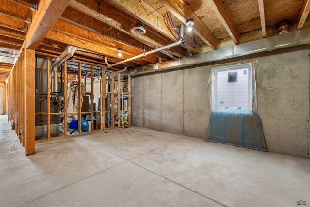 12589 RED DIRT RD, Hot Springs, SD 57747