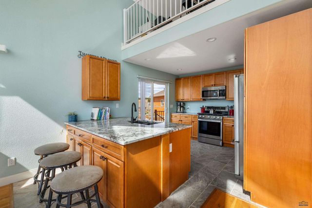 12589 RED DIRT RD, Hot Springs, SD 57747