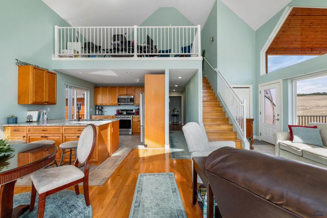 12589 RED DIRT RD, Hot Springs, SD 57747