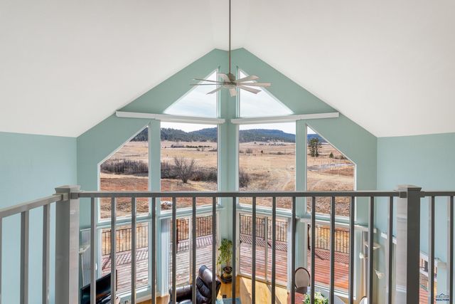 12589 RED DIRT RD, Hot Springs, SD 57747