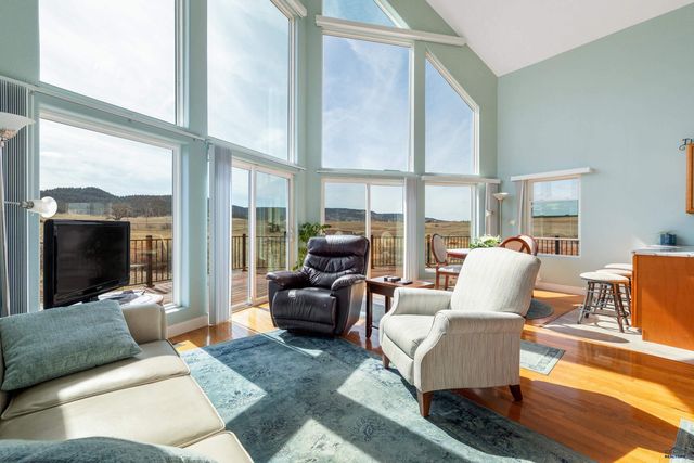 12589 RED DIRT RD, Hot Springs, SD 57747