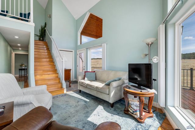 12589 RED DIRT RD, Hot Springs, SD 57747