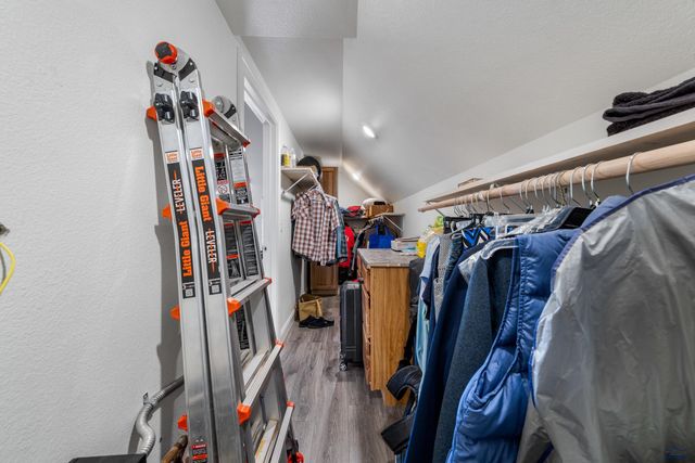 12589 RED DIRT RD, Hot Springs, SD 57747