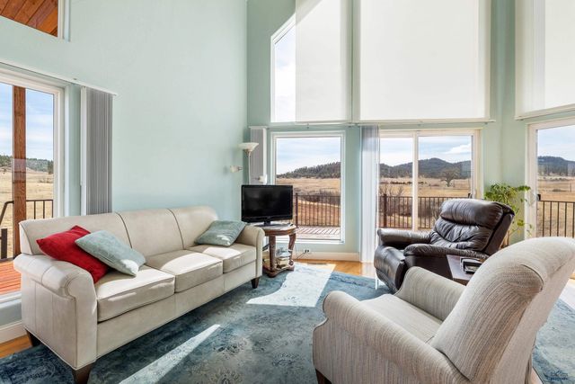 12589 RED DIRT RD, Hot Springs, SD 57747