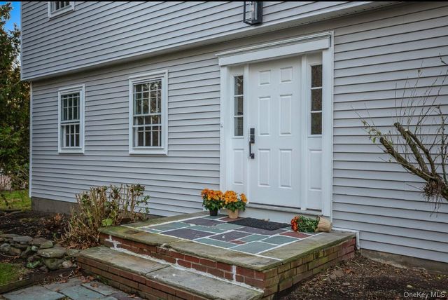 10 Glen Lane, Balmville, NY 12550