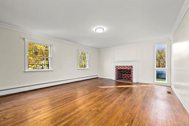 10 Glen Lane, Balmville, NY 12550