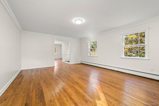 10 Glen Lane, Balmville, NY 12550