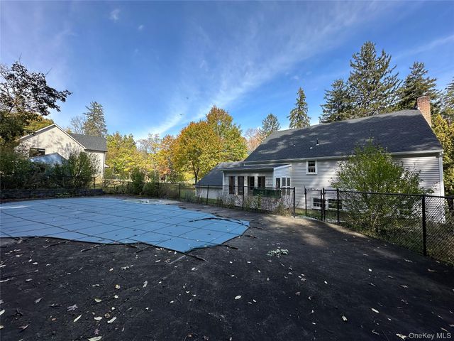 10 Glen Lane, Balmville, NY 12550