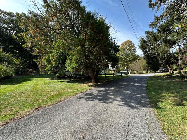 10 Glen Lane, Balmville, NY 12550