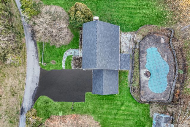 10 Glen Lane, Balmville, NY 12550