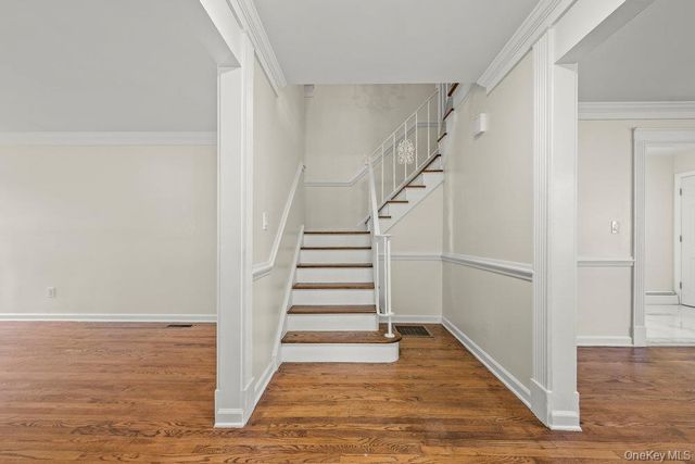 10 Glen Lane, Balmville, NY 12550