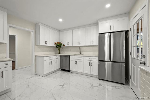 10 Glen Lane, Balmville, NY 12550