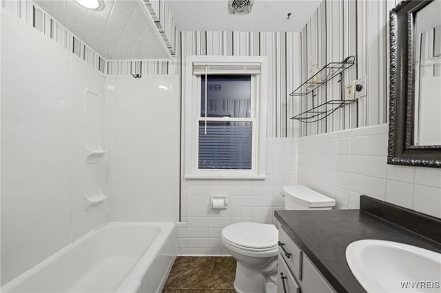 14 Lombardy Street, Lancaster, NY 14086