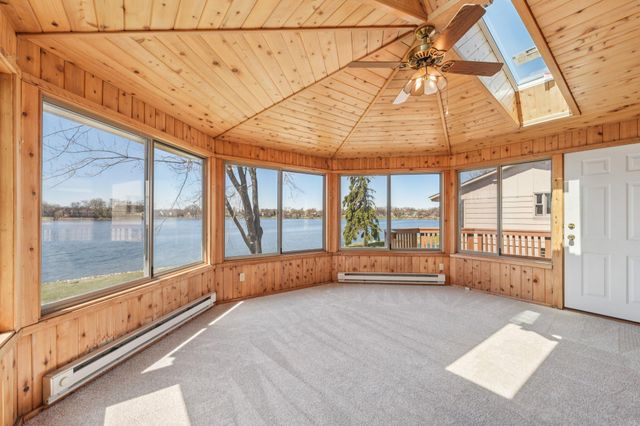 3921 Crystal Lake Boulevard, Robbinsdale, MN 55422