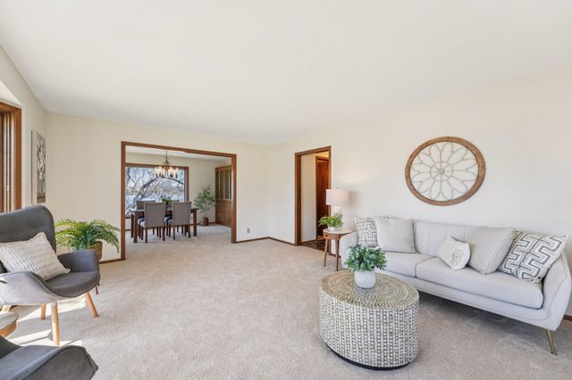 3921 Crystal Lake Boulevard, Robbinsdale, MN 55422