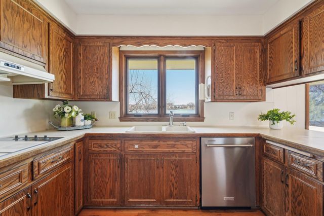 3921 Crystal Lake Boulevard, Robbinsdale, MN 55422