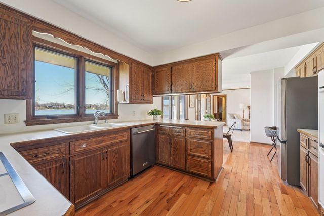 3921 Crystal Lake Boulevard, Robbinsdale, MN 55422