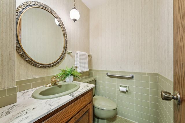 3921 Crystal Lake Boulevard, Robbinsdale, MN 55422