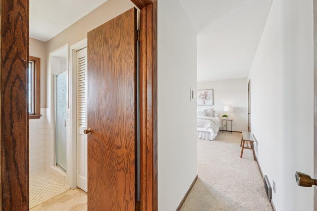 3921 Crystal Lake Boulevard, Robbinsdale, MN 55422