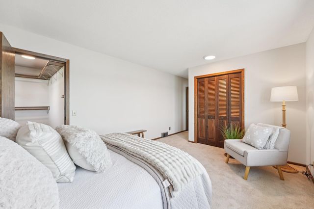 3921 Crystal Lake Boulevard, Robbinsdale, MN 55422